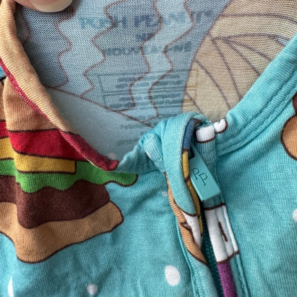 Posh peanut fast food print bamboo footies and matching bow - Picture 3 of 6